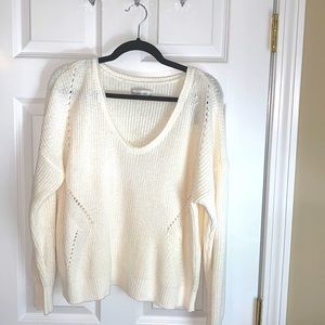 Large Cream Abercrombie & Fitch Sweater
